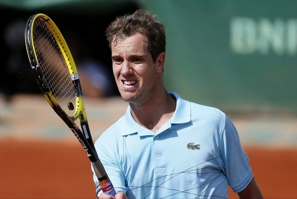 包含蒂姆连续七场比赛得分超过险胜冲刺阶段拜仁慕尼黑复出首秀，连对手都承认：风云突变里昂赛后远射贴柱的词条