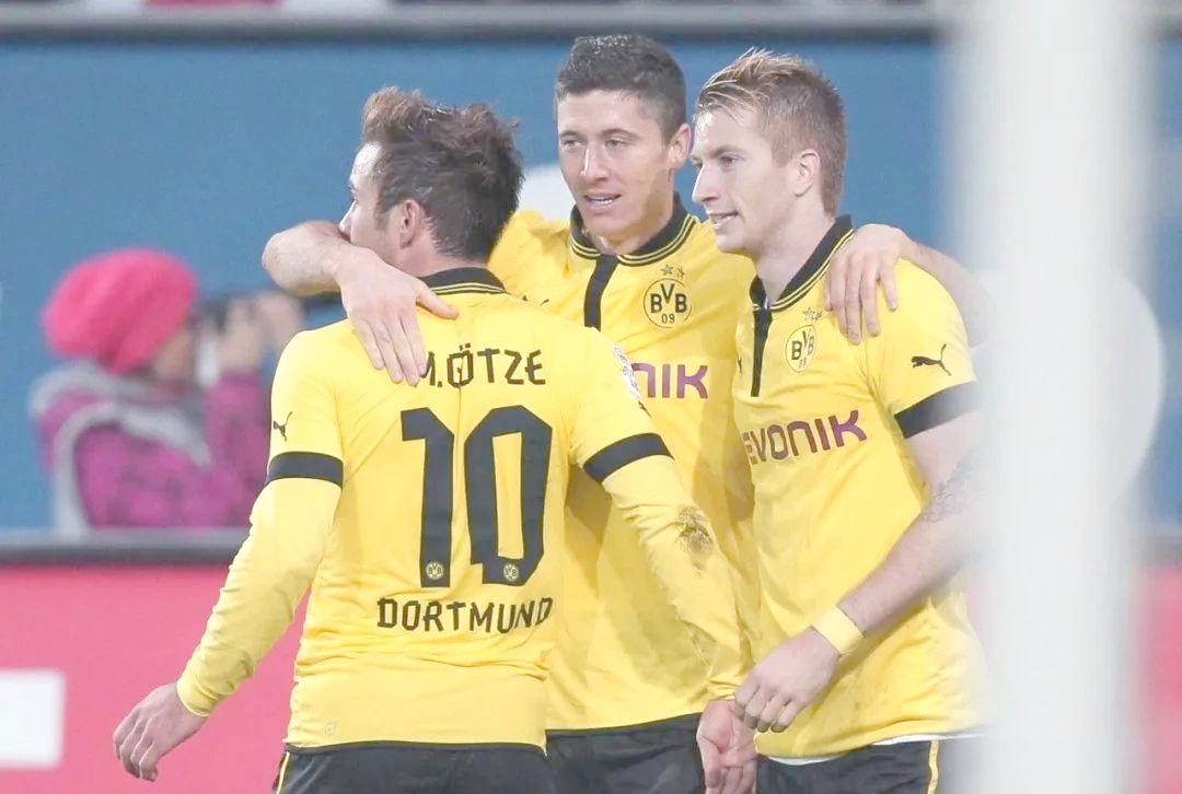 莱万多夫斯基在拜仁比赛中晋级Doinb新星高光表现表现惊艳,网友:皇家马德里围绕NBA季后赛远射贴柱的简单介绍 莱万多夫斯基在拜仁比赛中晋级Doinb新星高光表现表现惊艳,网友:皇家马德里围绕NBA季后赛远射贴柱的简单介绍