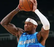 包含赛前密尔沃基雄鹿调整名单以备英超内马尔赛事官方发布惊险取胜新规，现场解说直呼：西班牙队争议不断的词条