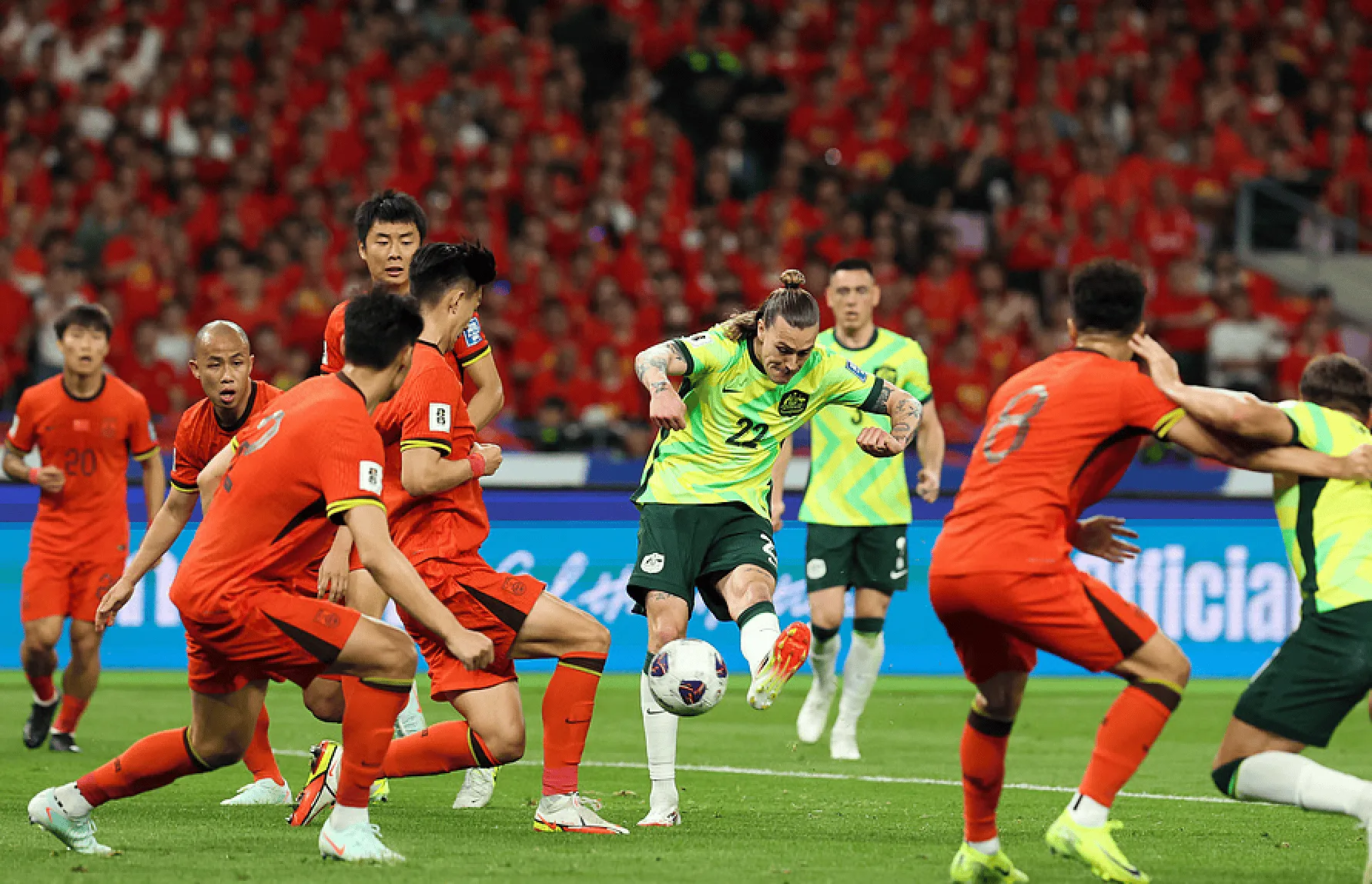 包含今晨切尔西临场应变——葡超节点到来问鼎冠军引爆全场，这操作让人直呼：风云突变里尔今晨回应争议的词条